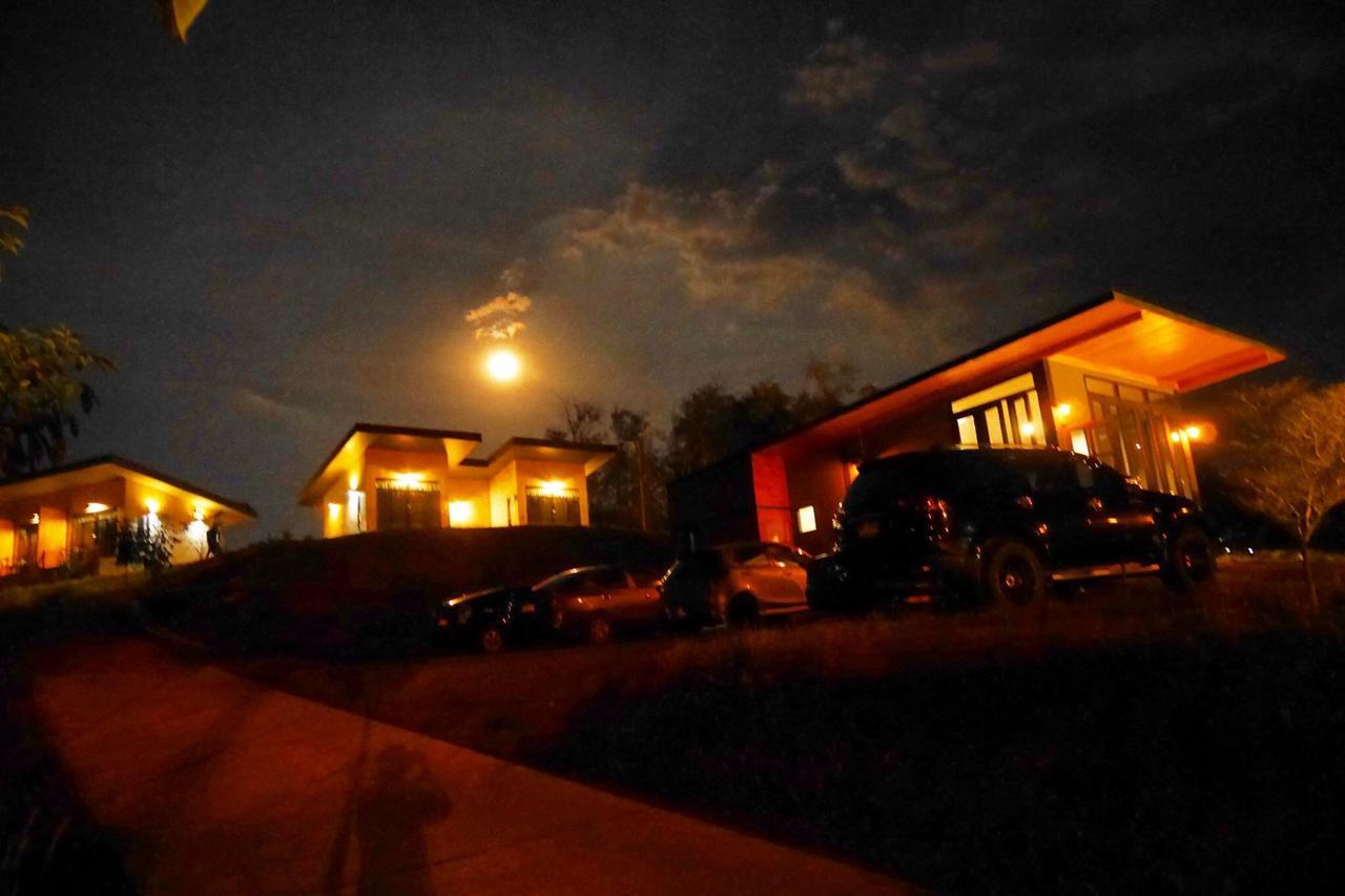 The Sunnery Ville Lom Kao Bagian luar foto